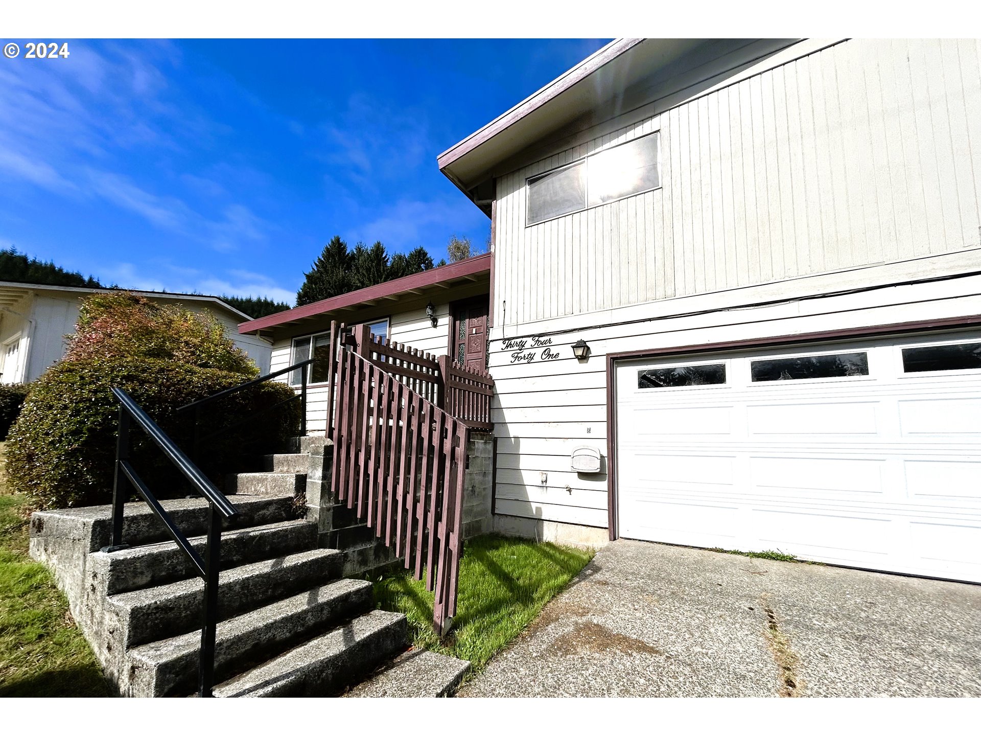 3441 Ridgeway Drive Reedsport, OR 97467 - Photo 2 of 16 Gallery Image 2