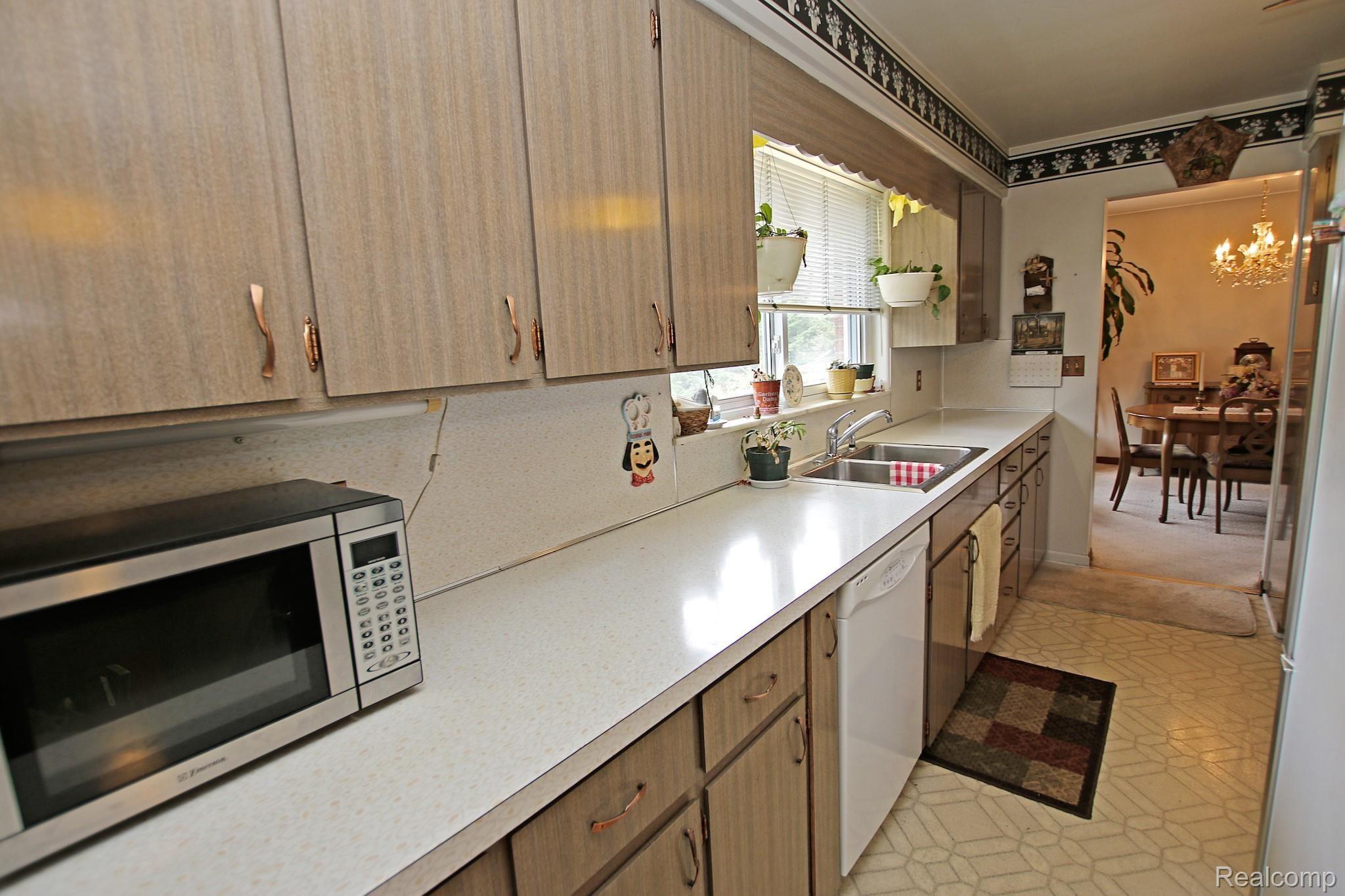 3700 Rohr Road Lake Orion, MI 48359 - Photo 14 of 55 14) Kitchen.jpg