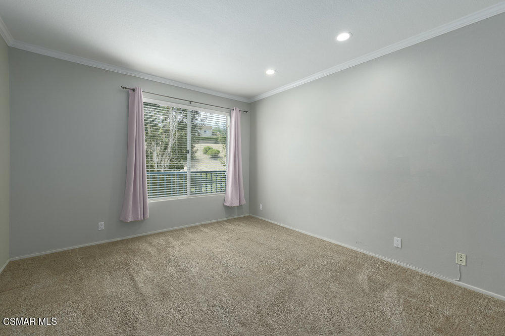 11523 Treeview Court Moorpark, CA 93021 - Photo 13 of 27 019_11523_treeview_court_019