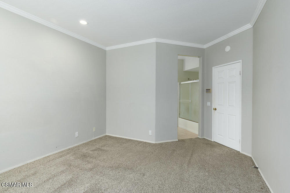 11523 Treeview Court Moorpark, CA 93021 - Photo 14 of 27 020_11523_treeview_court_020