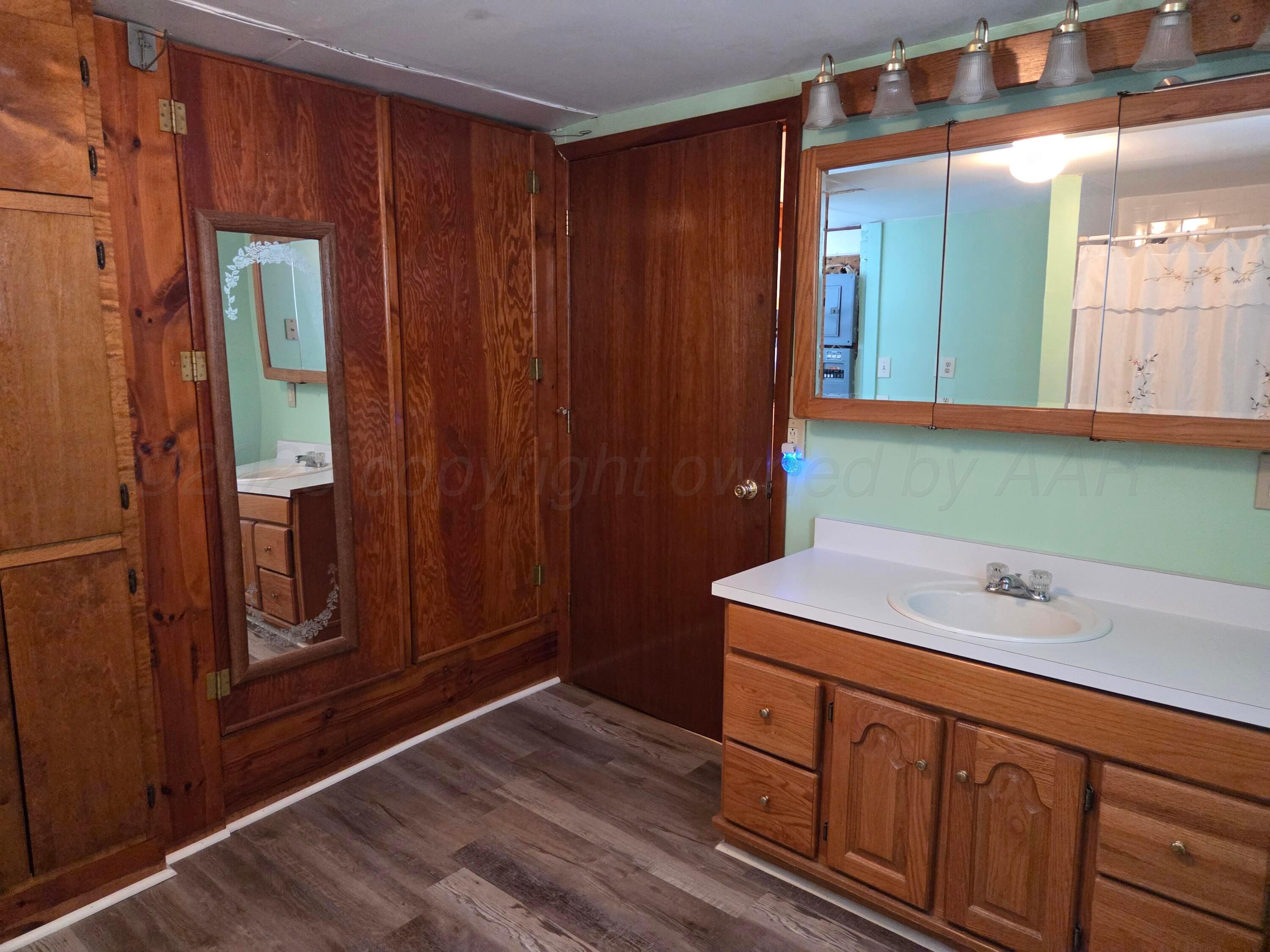 414 South Cedar Street Perryton, TX 79070 - Photo 23 of 47 414 S Cedar St - Sharon Cramer 033