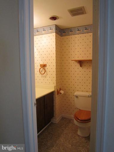 810 Tapawingo Road Southwest Vienna, VA 22180 - Photo 1 of 20 Bath