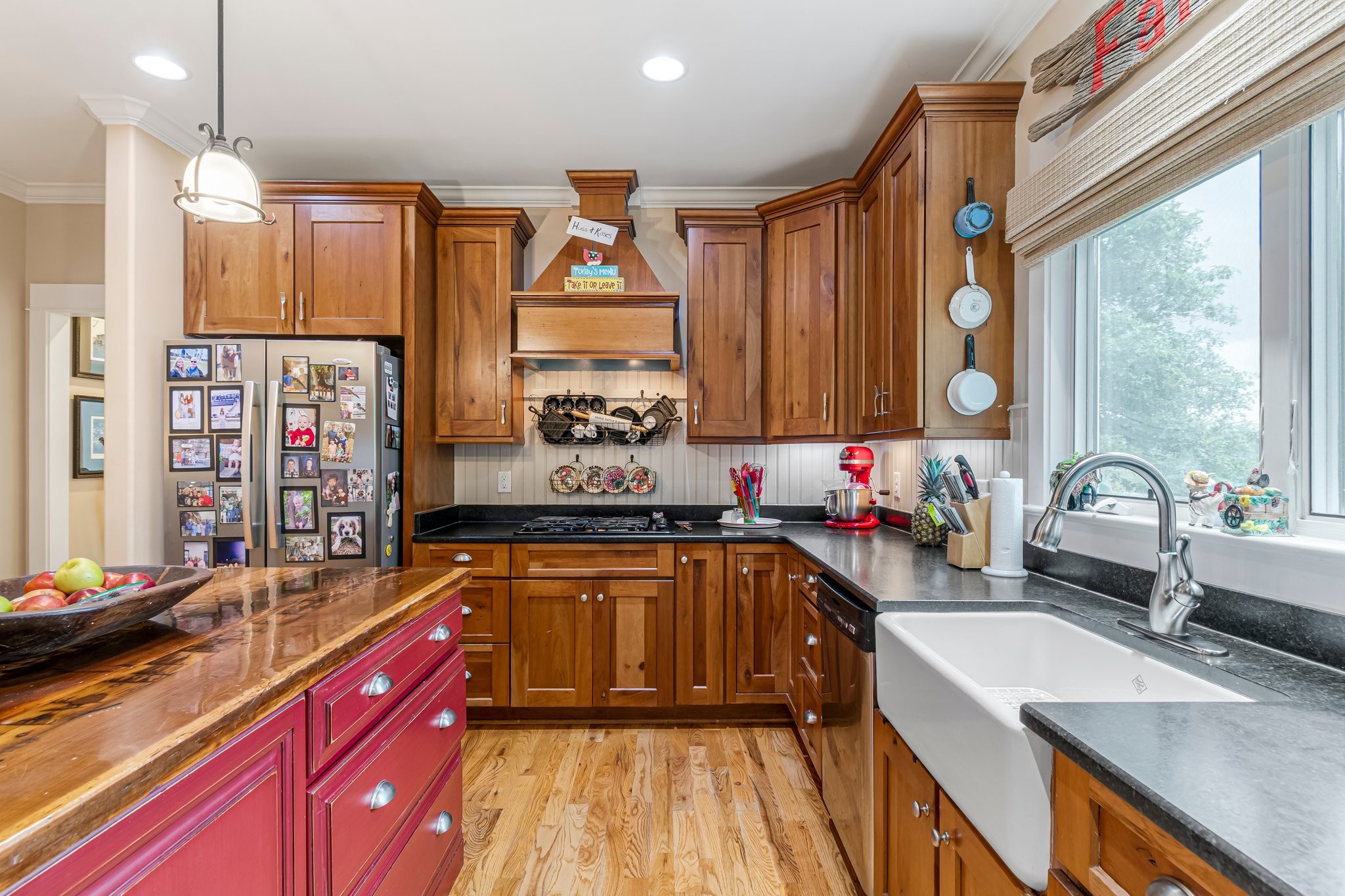 4540 Peytonsville Road Franklin, TN 37064 - Photo 52 of 84 a kitchen with stainless steel appliances a sink stove and cabinets