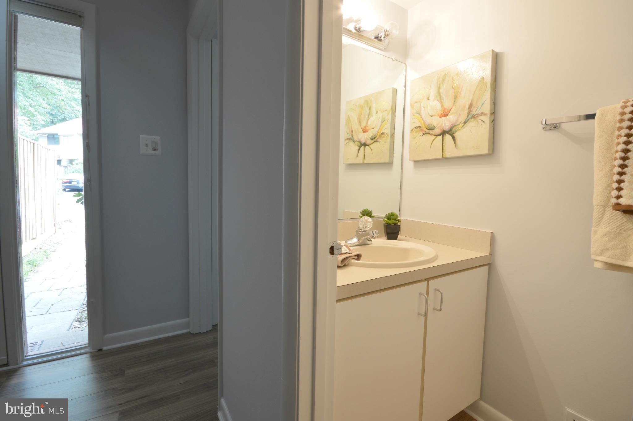1907 Winterport Cluster Reston, VA 20191 - Photo 27 of 30 Bath