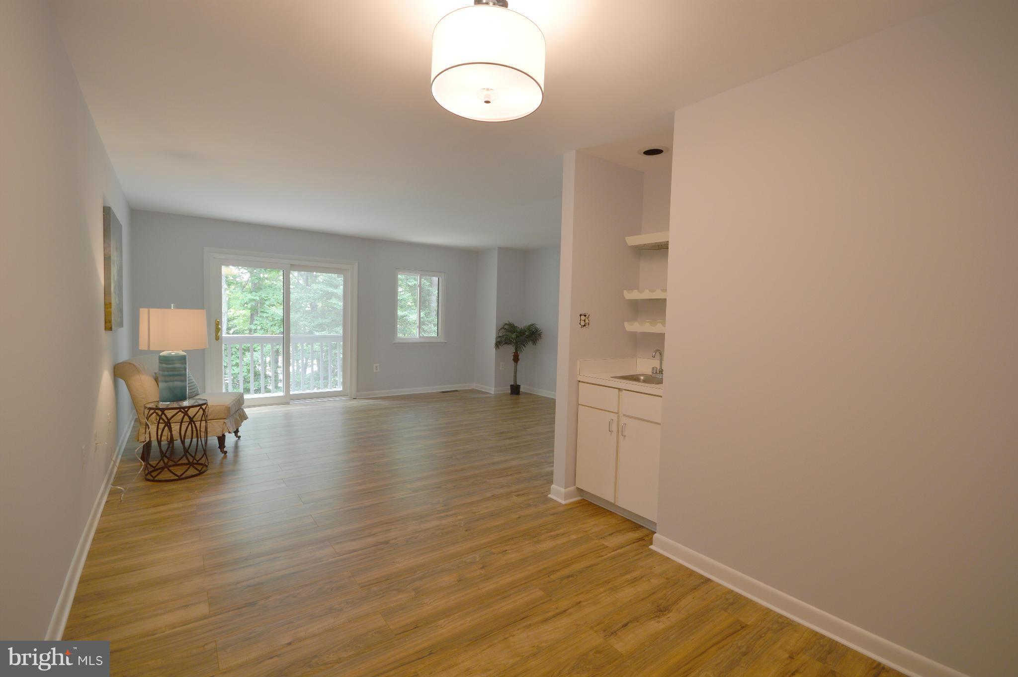 1907 Winterport Cluster Reston, VA 20191 - Photo 9 of 30 Living Room