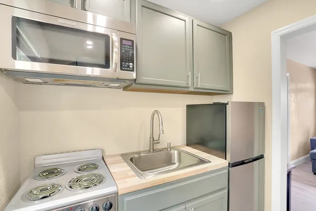 a close view of sink and tap