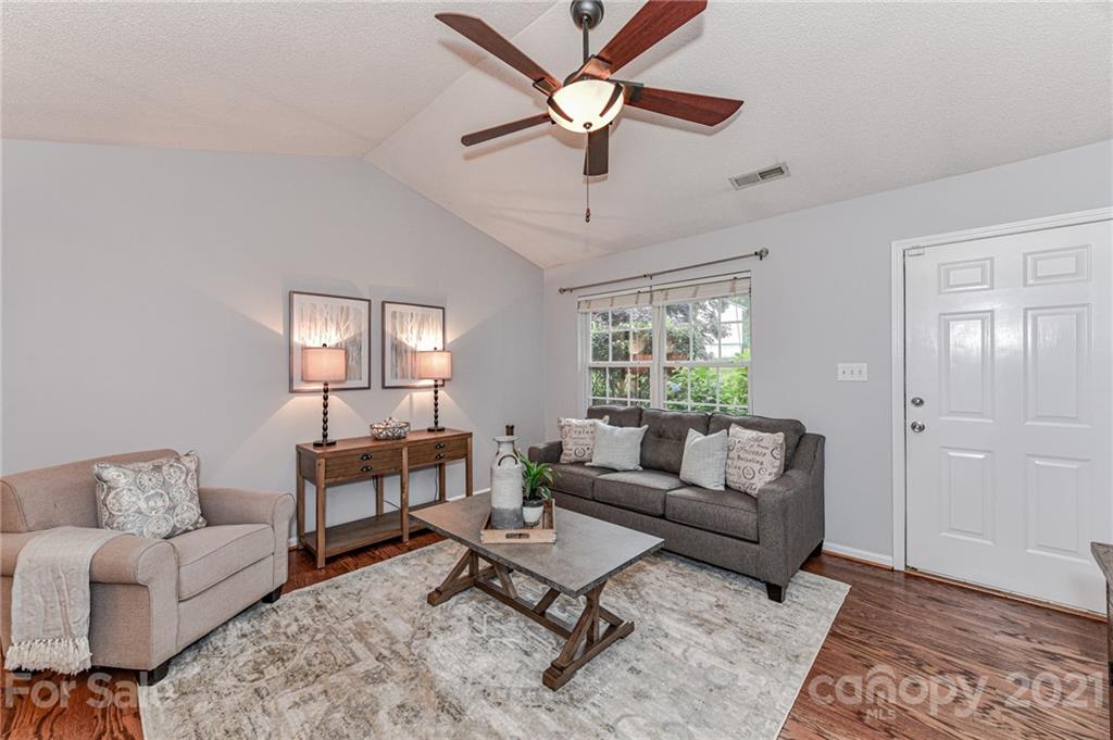 4419 Garris Road Charlotte, NC 28209 - Photo 4 of 32 Gallery Image 4