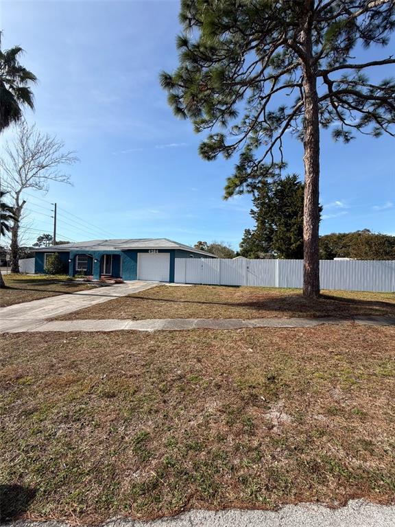 4284 Surfside Circle Spring Hill, FL 34606 - Photo 2 of 33