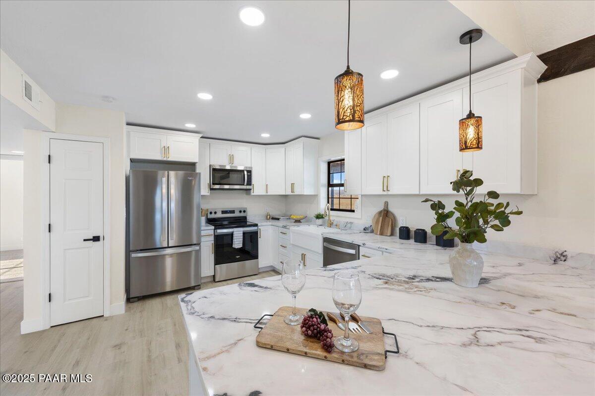 22385 North Malapai Ridge Road Paulden, AZ 86334 - Photo 15 of 43 16-Kitchen