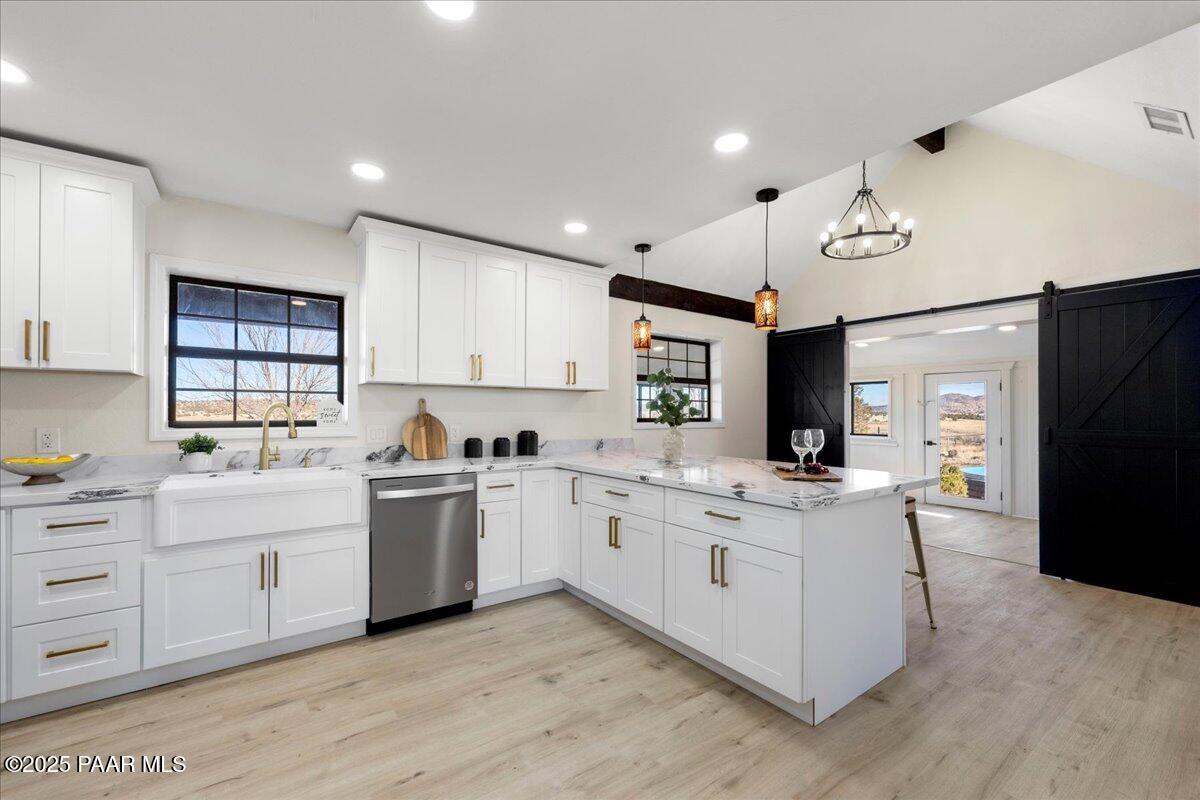 22385 North Malapai Ridge Road Paulden, AZ 86334 - Photo 17 of 43 18-Kitchen