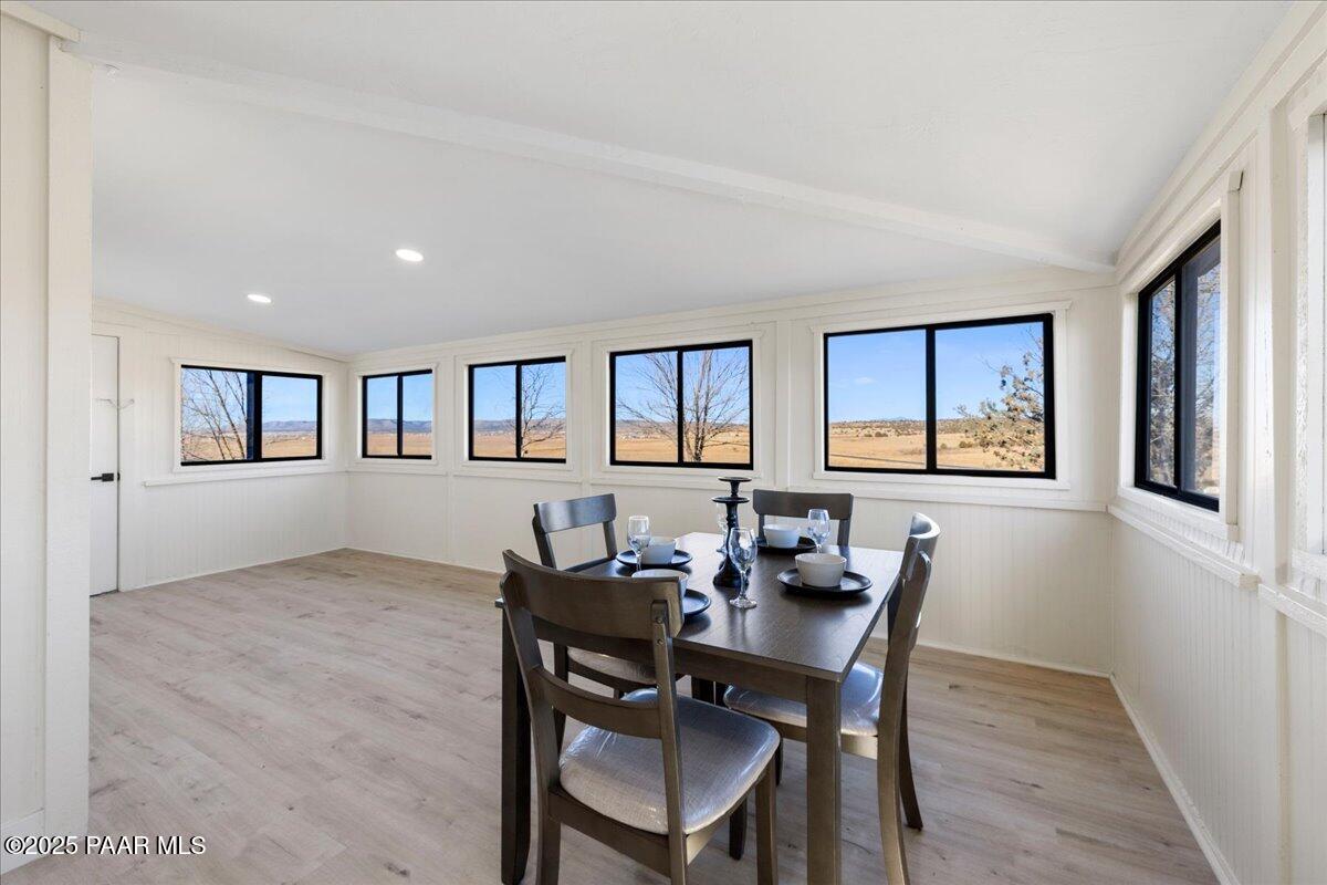 22385 North Malapai Ridge Road Paulden, AZ 86334 - Photo 20 of 43 21-Dining Room