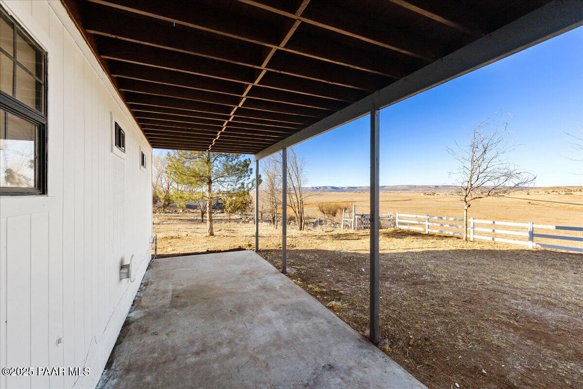22385 North Malapai Ridge Road Paulden, AZ 86334 - Photo 34 of 43 35-Patio