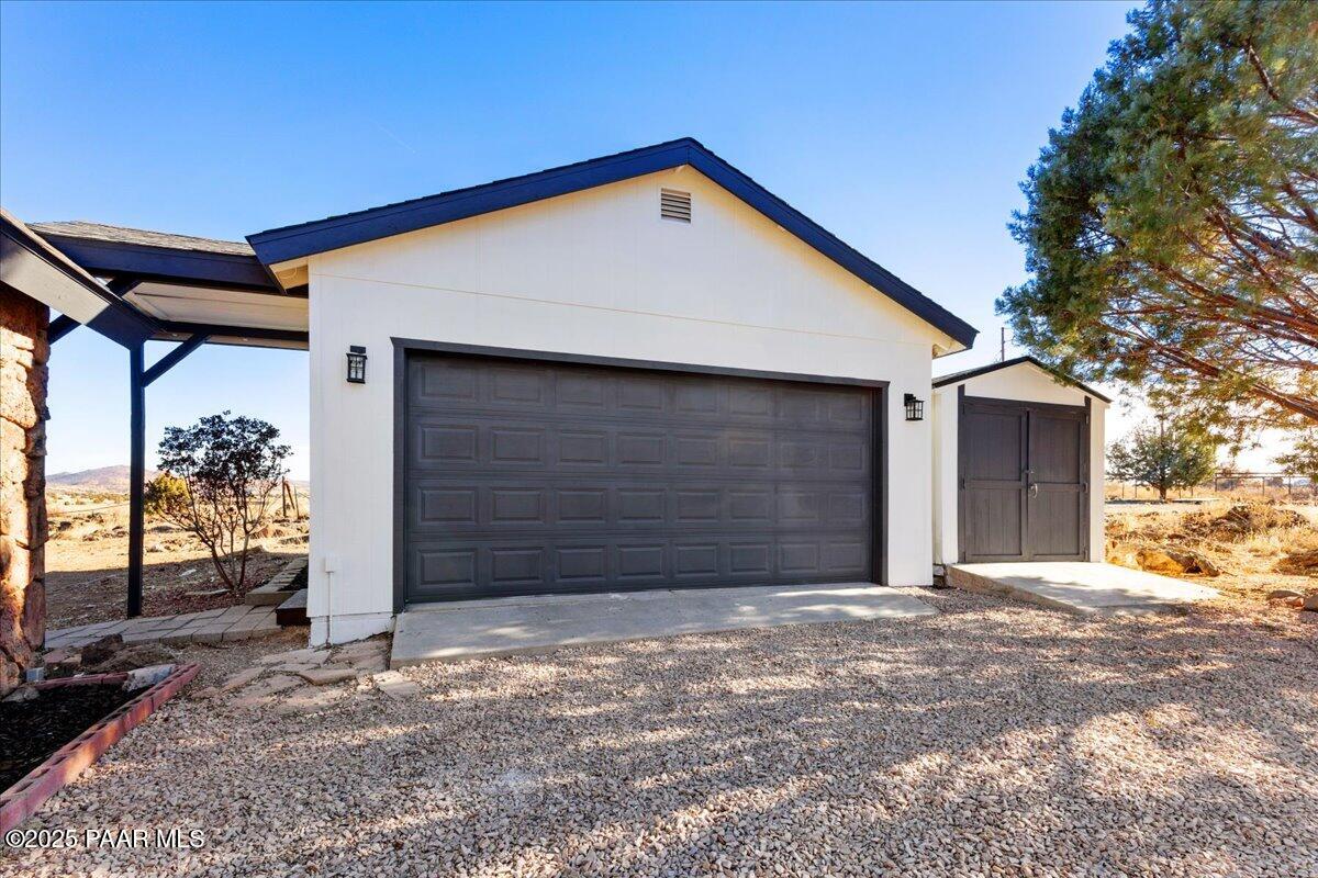 22385 North Malapai Ridge Road Paulden, AZ 86334 - Photo 5 of 43 05-Garage