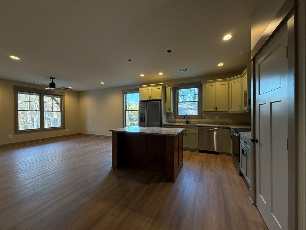 526 South Bibb Street, Unit A Westminster, SC 29693 - Photo 6 of 27