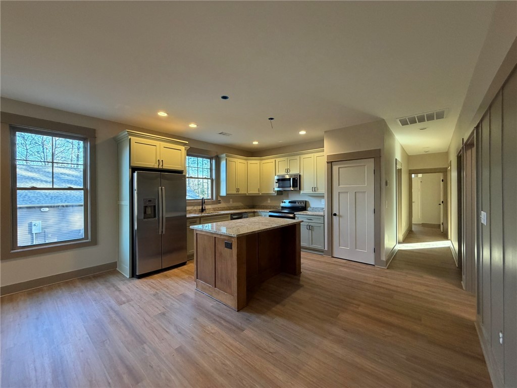 526 South Bibb Street, Unit A Westminster, SC 29693 - Photo 9 of 27