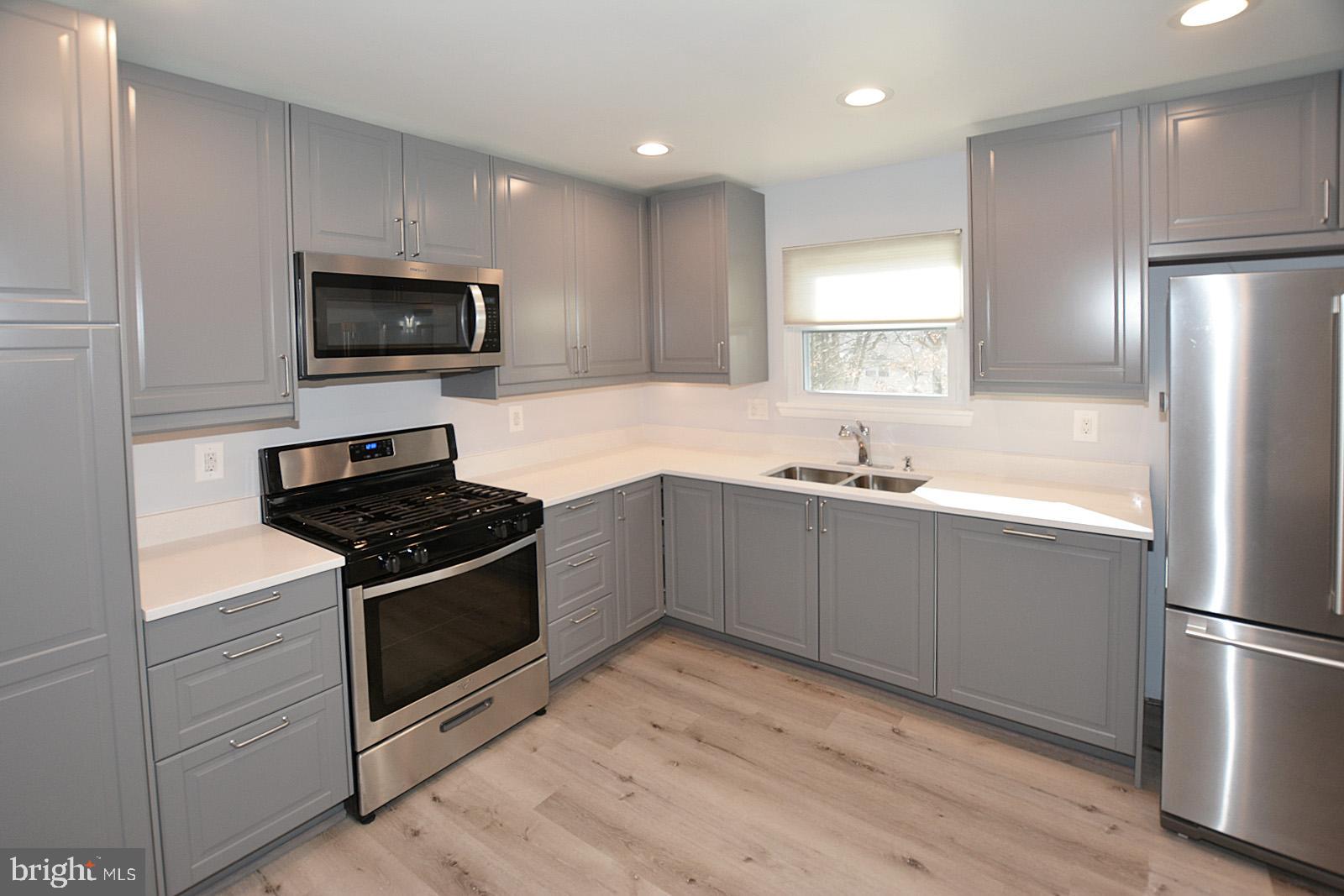 4794 Kelly Road Woodbridge, VA 22193 - Photo 10 of 35 Stainless Appliances