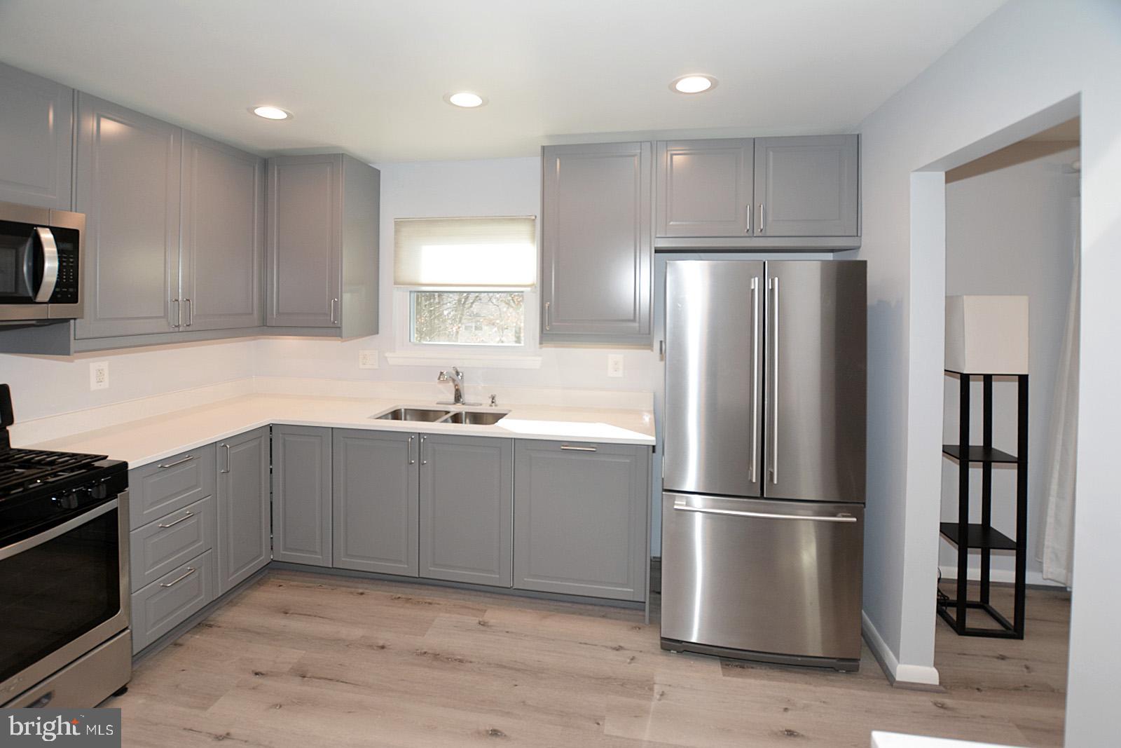 4794 Kelly Road Woodbridge, VA 22193 - Photo 12 of 35 Recessed Lighting