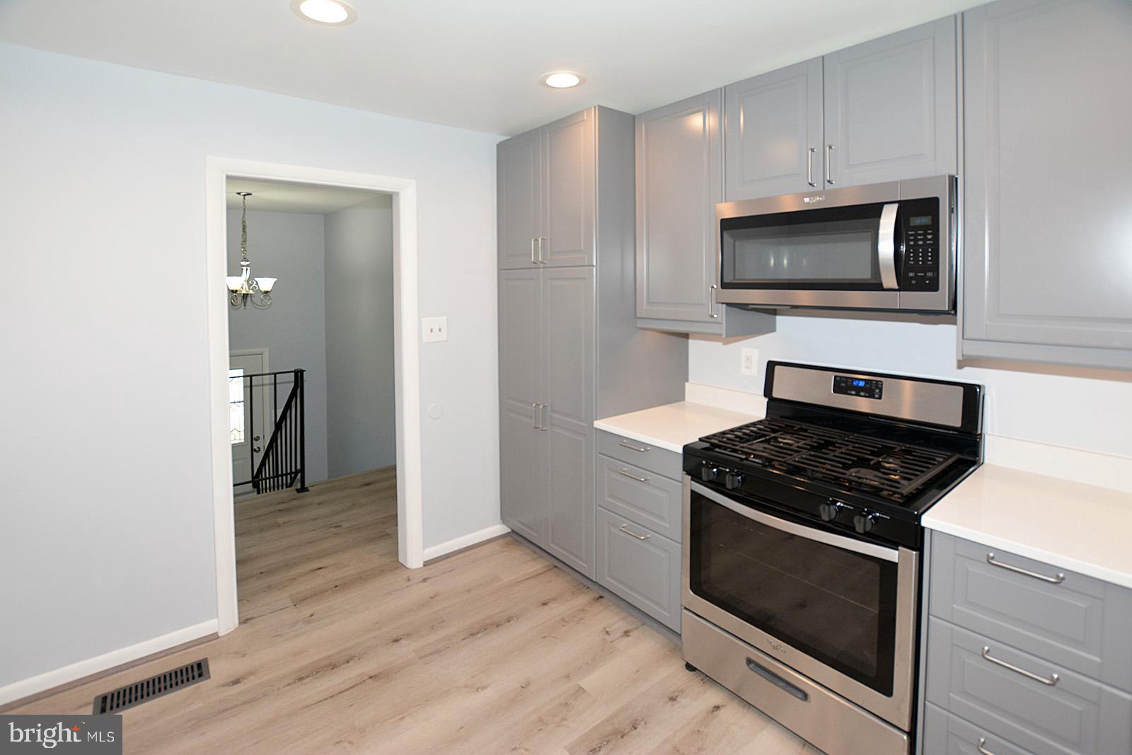 4794 Kelly Road Woodbridge, VA 22193 - Photo 13 of 35 Gallery Image 13