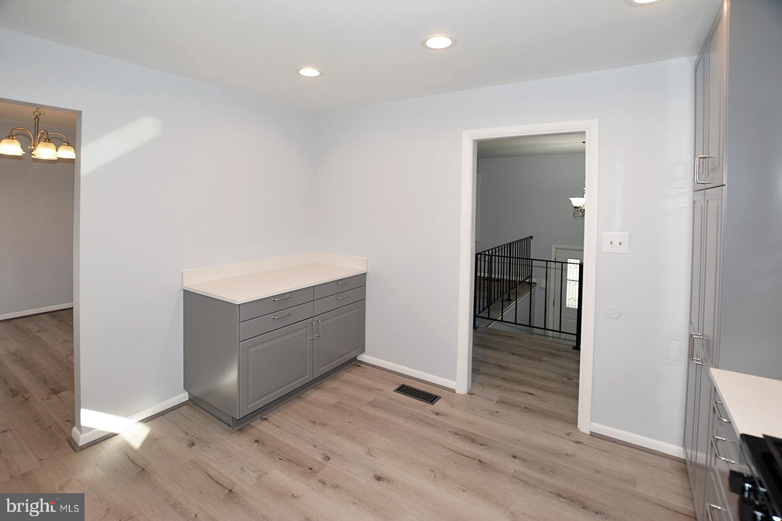 4794 Kelly Road Woodbridge, VA 22193 - Photo 14 of 35 Gallery Image 14