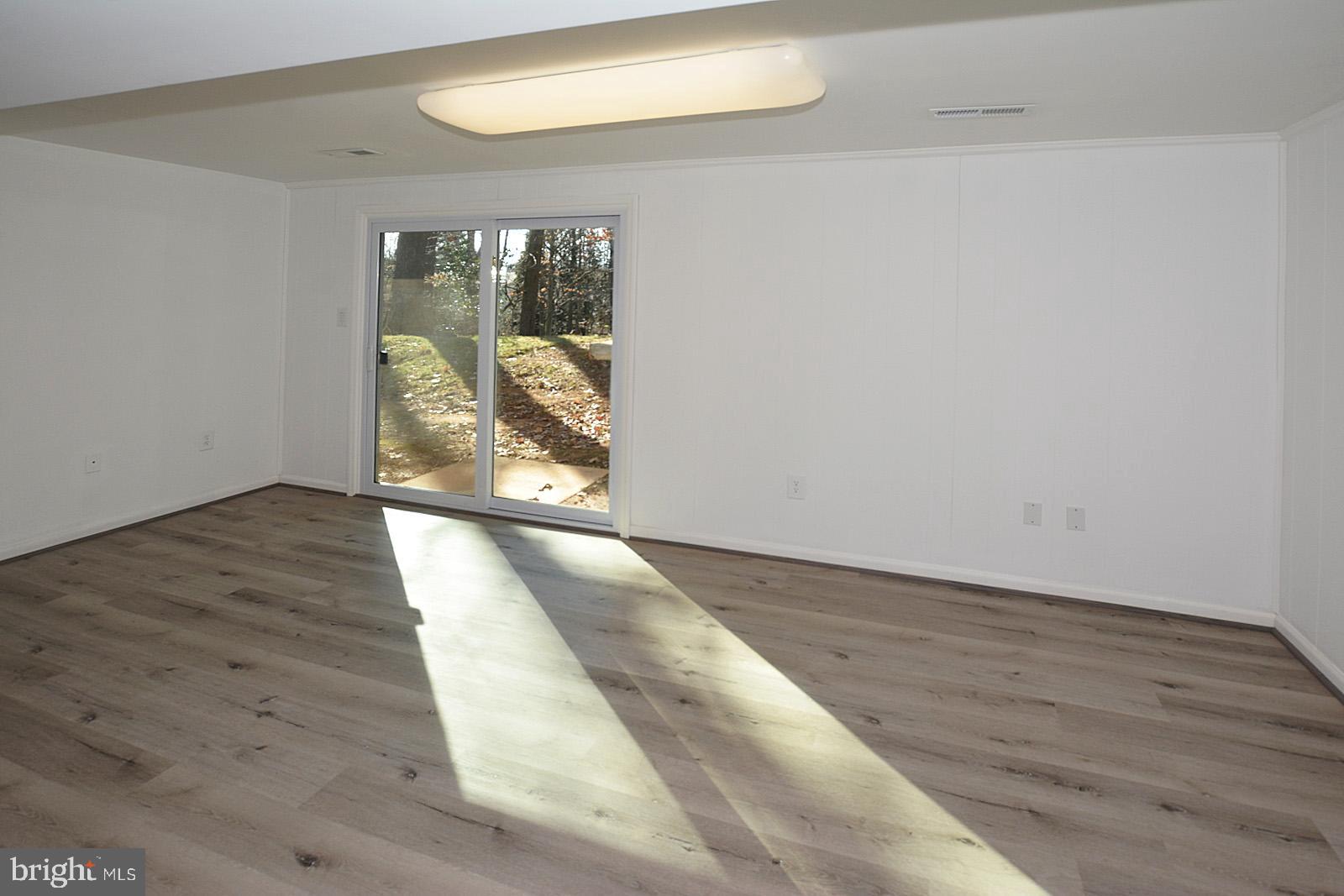 4794 Kelly Road Woodbridge, VA 22193 - Photo 27 of 35 Walk-out Lower Level