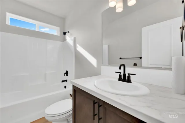 $432,990 | 2287 East Misty Fls Street, Kuna, ID 83634