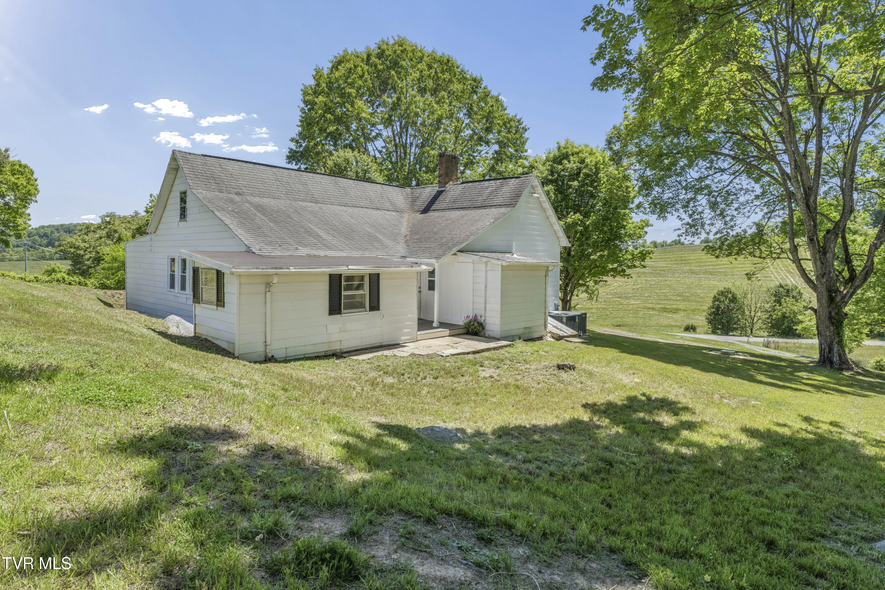 212 Highland Church Road Gray, TN 37615 - Photo 28 of 42 HighlandChurch--43