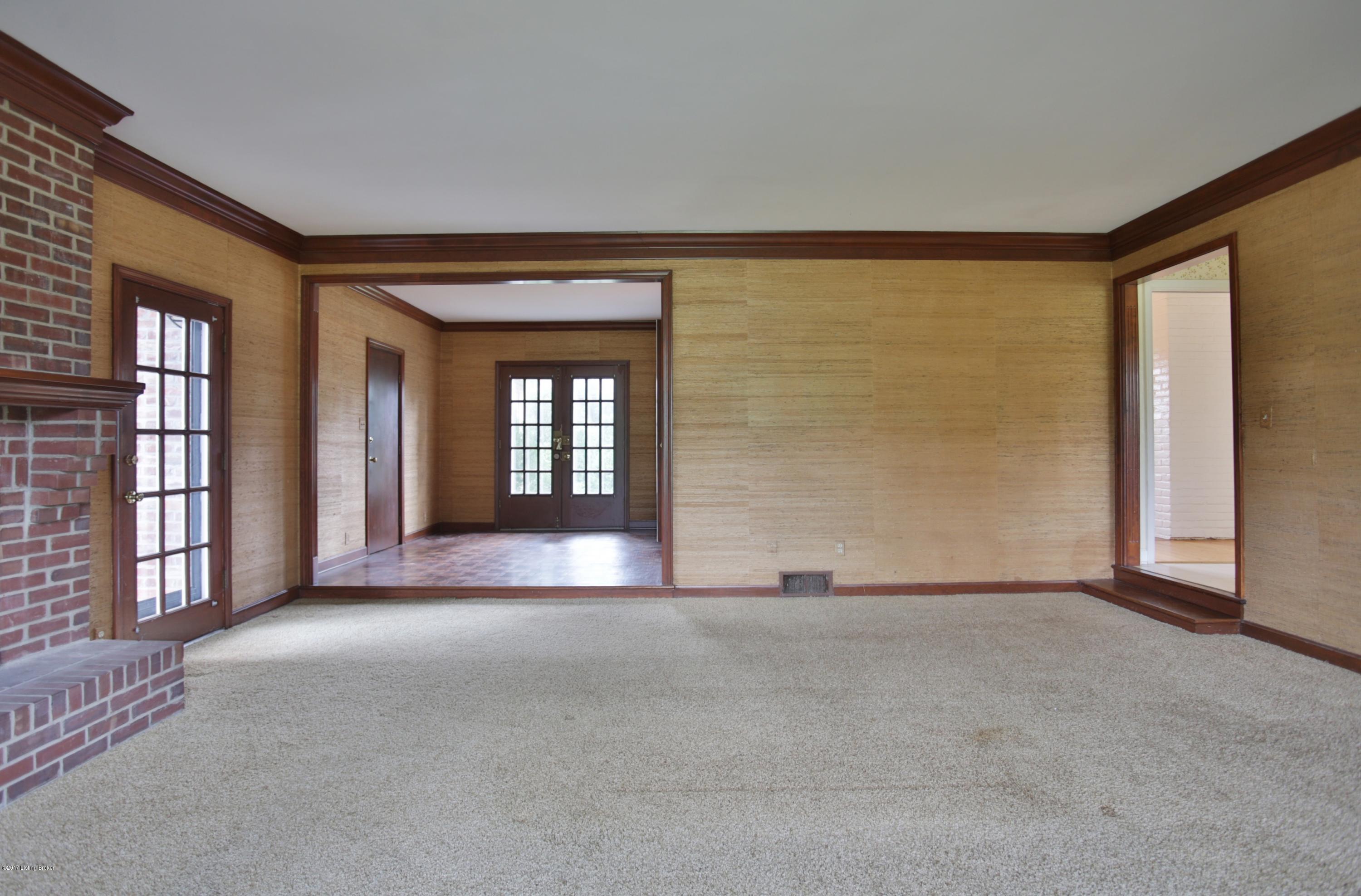 214 Travois Road Louisville, KY 40207 - Photo 11 of 25 Family room looking toward rear entry