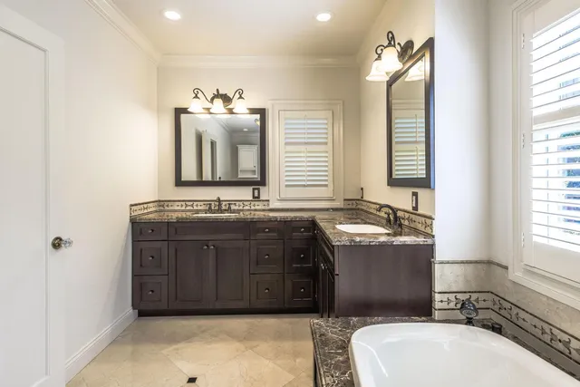 $16,000 | 719 West Poplar Avenue, San Mateo, CA 94402