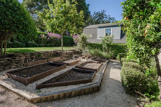 $16,000 | 719 West Poplar Avenue, San Mateo, CA 94402