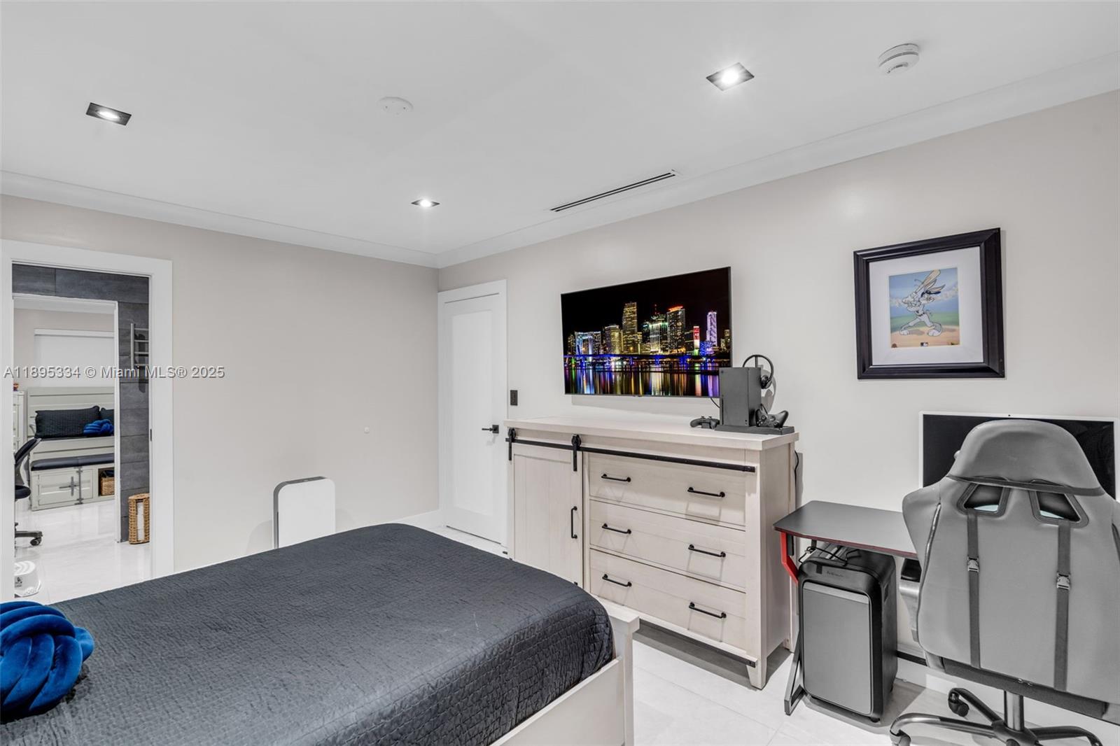16511 Stonehaven Road Miami Lakes, FL 33014 - Photo 14 of 43 Gallery Image 14