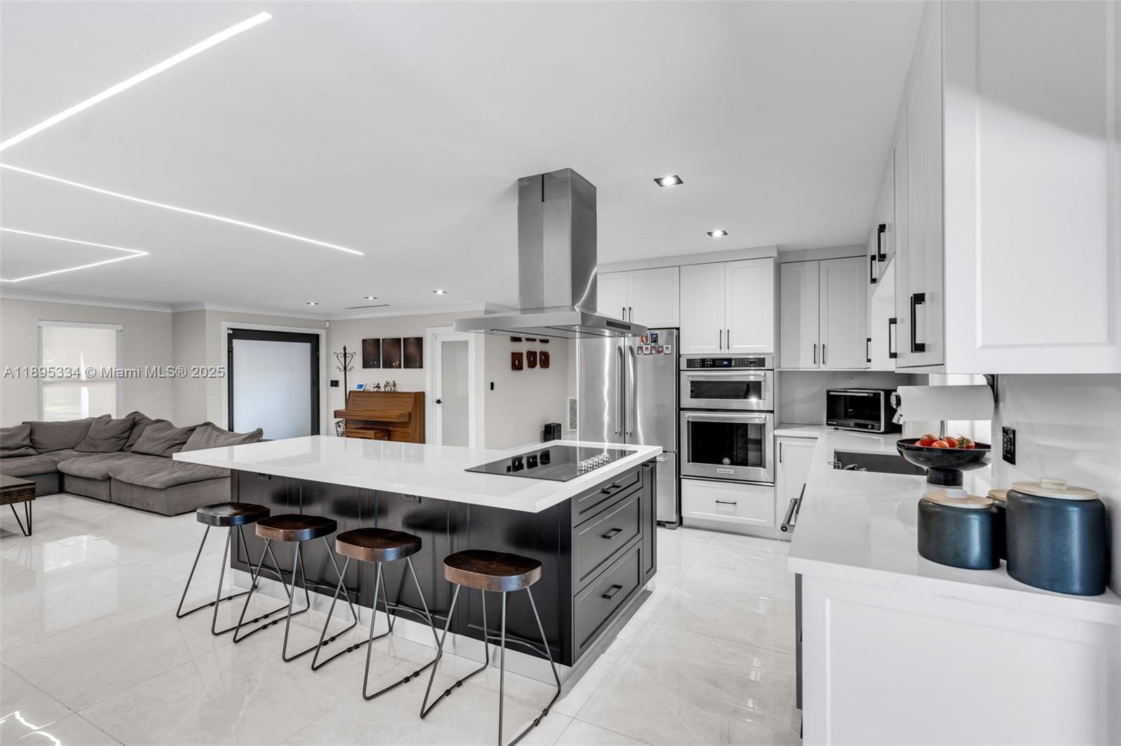 16511 Stonehaven Road Miami Lakes, FL 33014 - Photo 9 of 43 Gallery Image 9