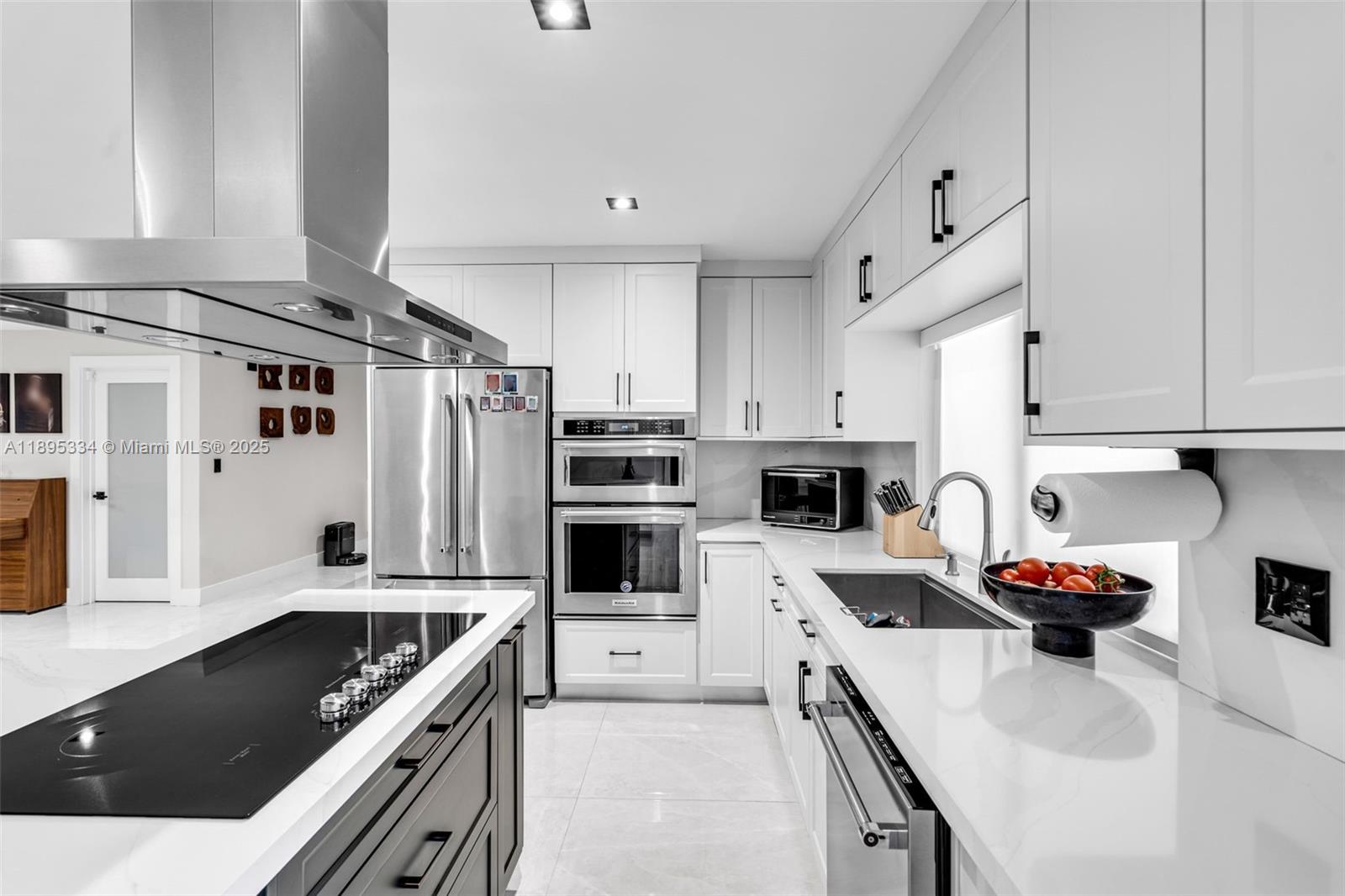 16511 Stonehaven Road Miami Lakes, FL 33014 - Photo 10 of 43 Gallery Image 10