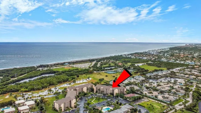 a view of an outdoor space and lakeside