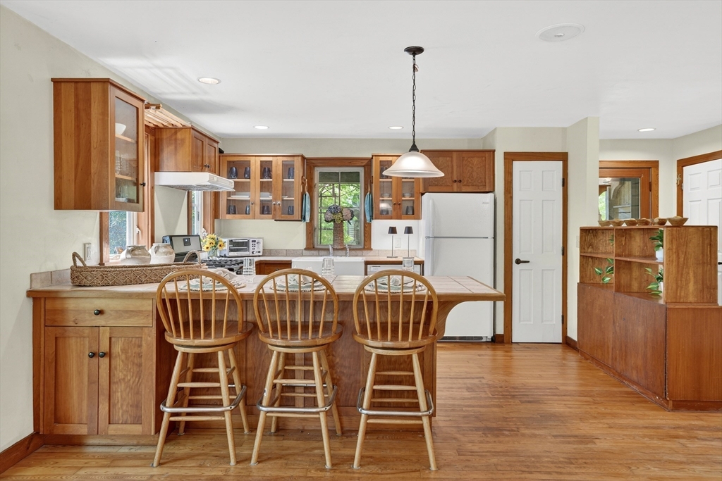 4 Rock Pond Road West Tisbury, MA 02568 - Photo 7 of 31