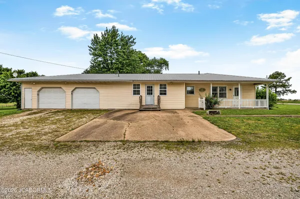 $584,900 | 10206 State Rte 52, Versailles, MO 65084