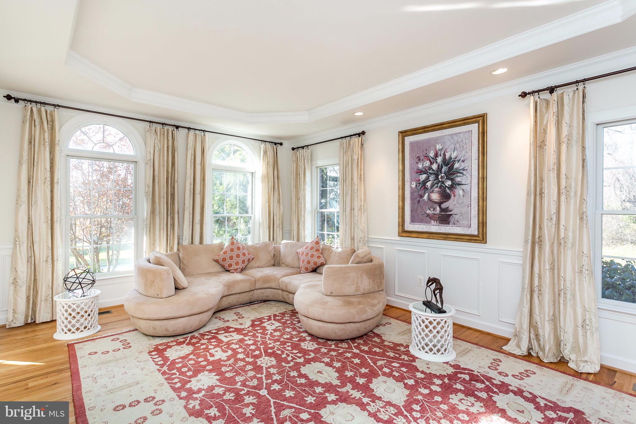 10360 Pot Spring Road Lutherville-Timonium, MD 21093 - Photo 4 of 30 HARDWOODS, PALLADIAN WINDOWS,TRAY CEILING,