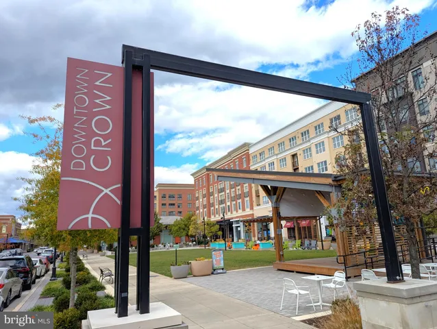 a view of a walk in closet