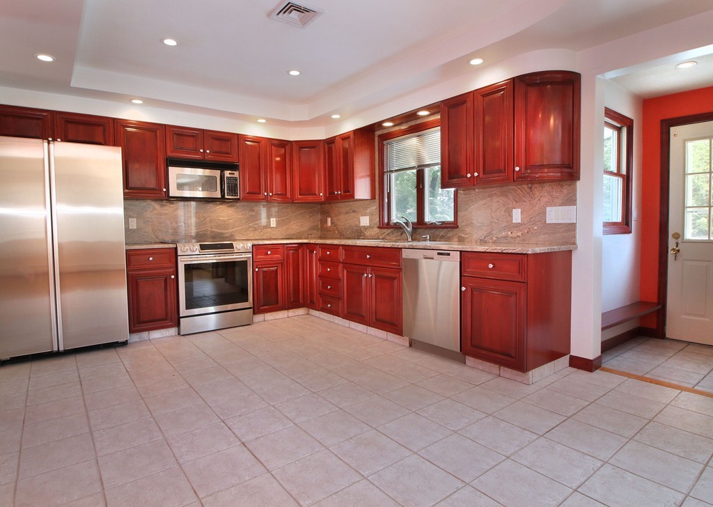 67 Tomahawk Road Arlington, MA 02474 - Photo 3 of 29