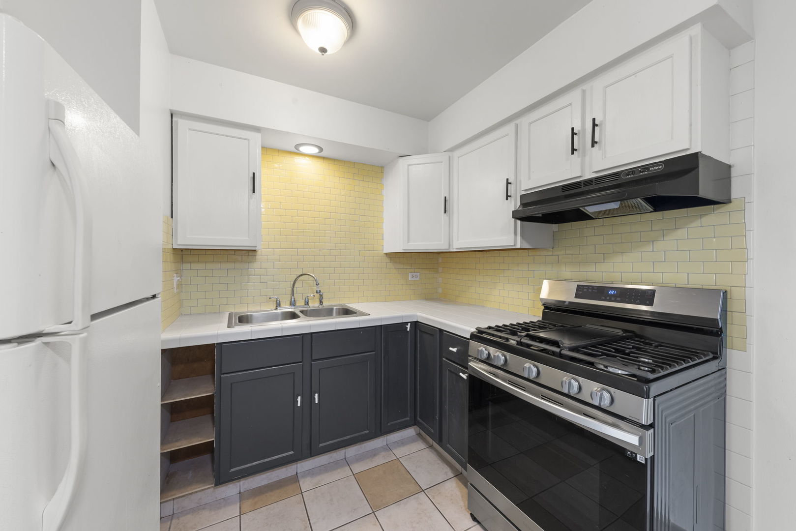 255 East Oak Street, Unit 12 Addison, IL 60101 - Photo 8 of 20