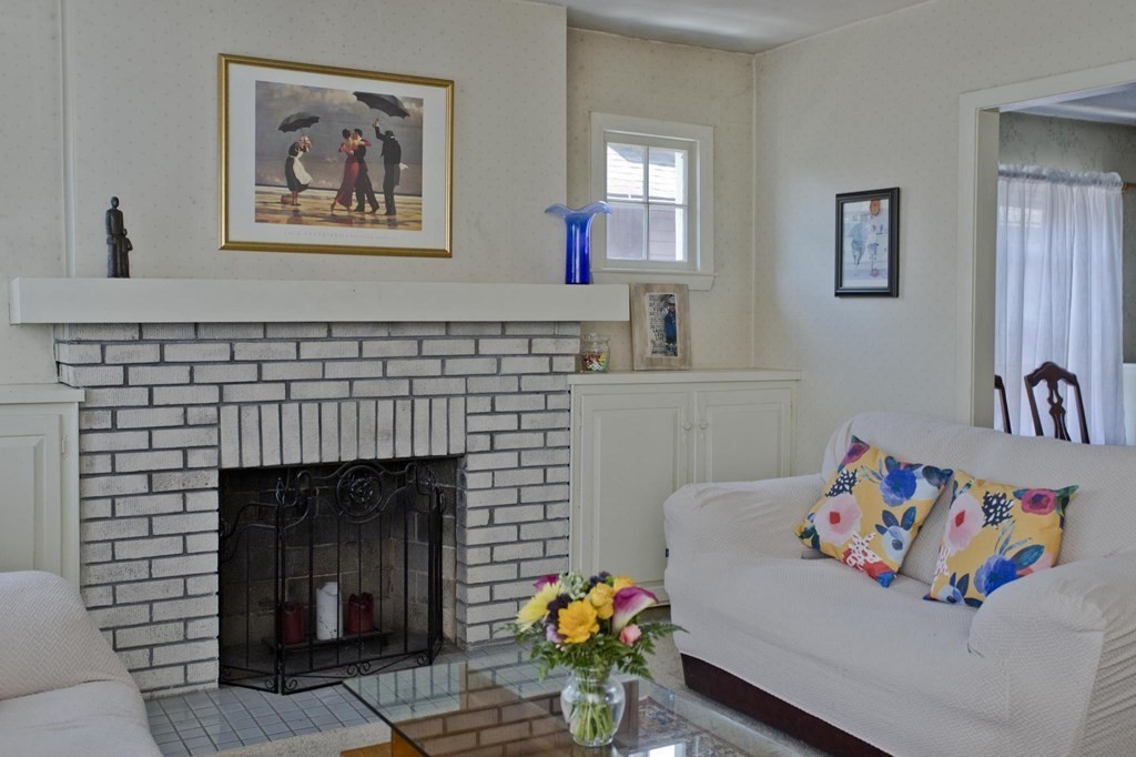 854-856 Sumner Avenue Springfield, MA 01108 - Photo 12 of 40