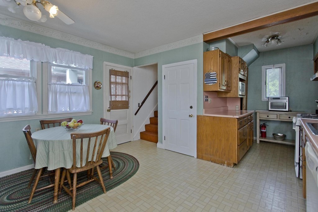 854-856 Sumner Avenue Springfield, MA 01108 - Photo 19 of 40