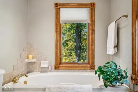 $775,000 | 6902 Creek Ridge Trail, Indianapolis, IN 46256