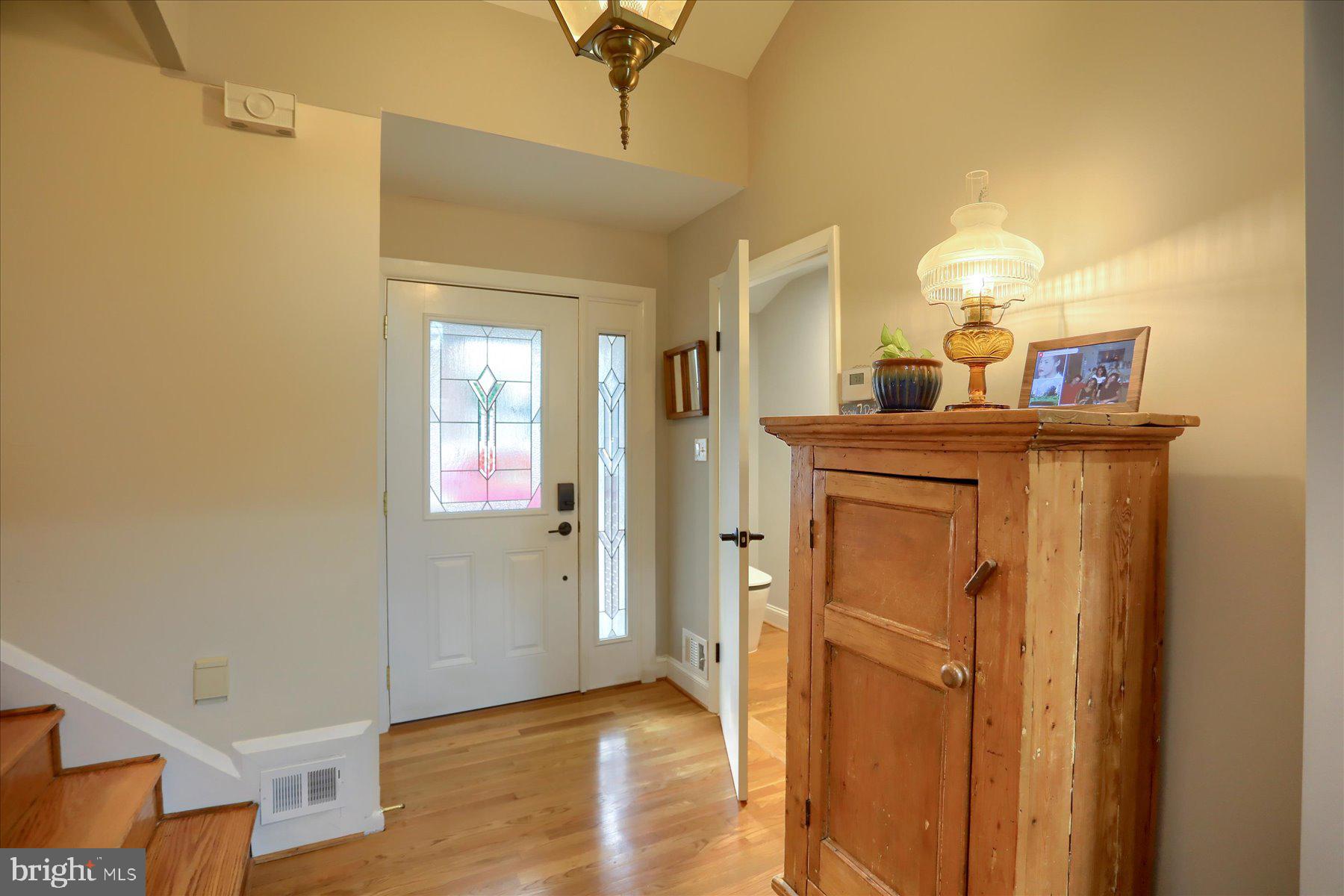 6002 Roland Avenue Baltimore, MD 21210 - Photo 14 of 49 Foyer