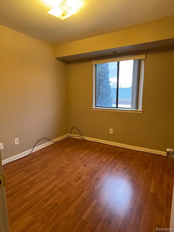 43284 Mound Road, Unit 406 Sterling Heights, MI 48314 - Photo 17 of 18 Gallery Image 17