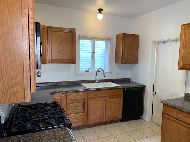 208 Maple Street Bennington, VT 05201 - Photo 8 of 29 Gallery Image 8