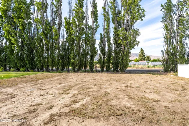 $365,500 | 435 Pear Drive, Unit LOT 26, Tieton, WA 98947