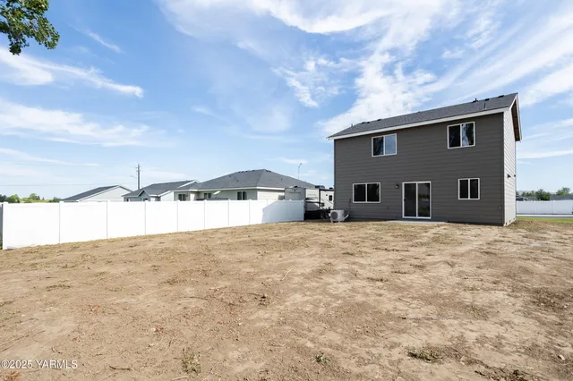 $365,500 | 435 Pear Drive, Unit LOT 26, Tieton, WA 98947