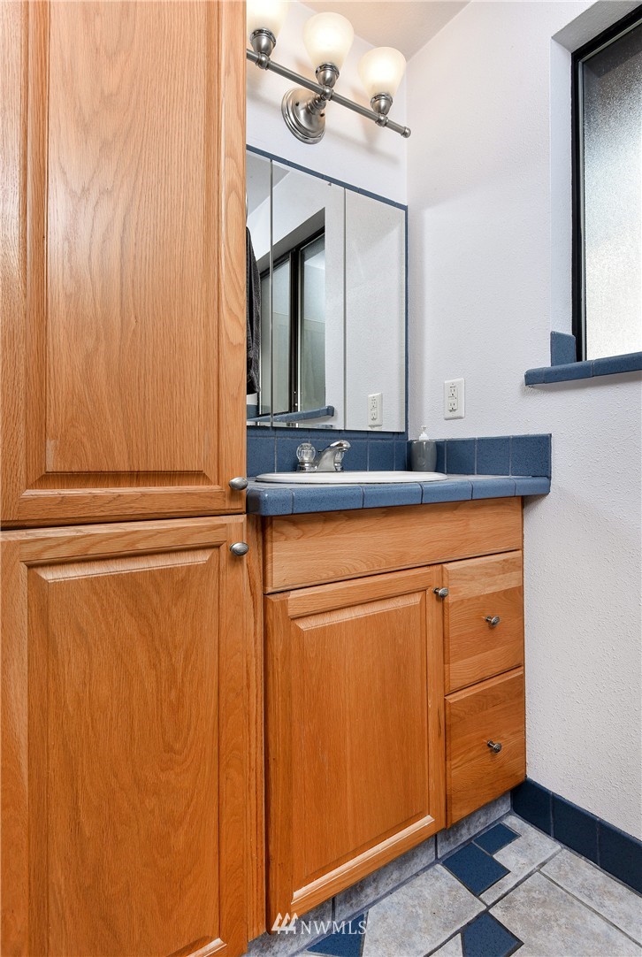 3801 Northeast 9th Court Renton, WA 98056 - Photo 12 of 22