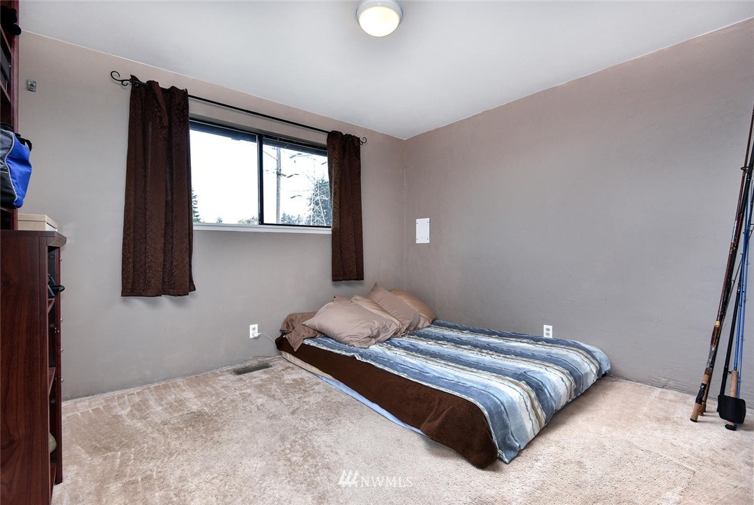 3801 Northeast 9th Court Renton, WA 98056 - Photo 13 of 22