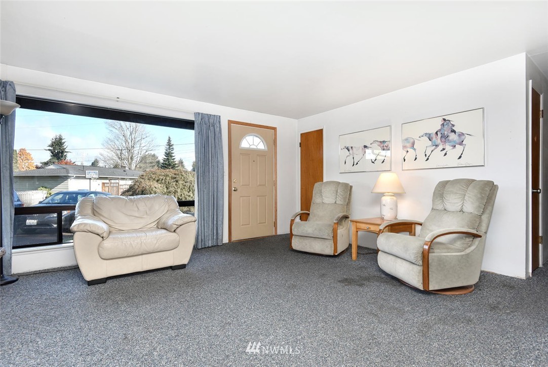 3801 Northeast 9th Court Renton, WA 98056 - Photo 4 of 22